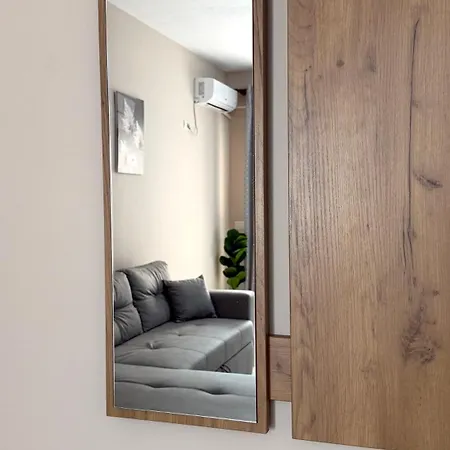 Deni Apartment *
